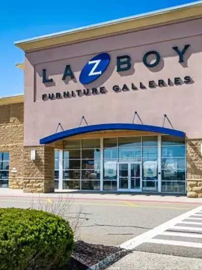 La-Z-Boy: Analyzing Fiscal Q4 Performance and Market Valuation