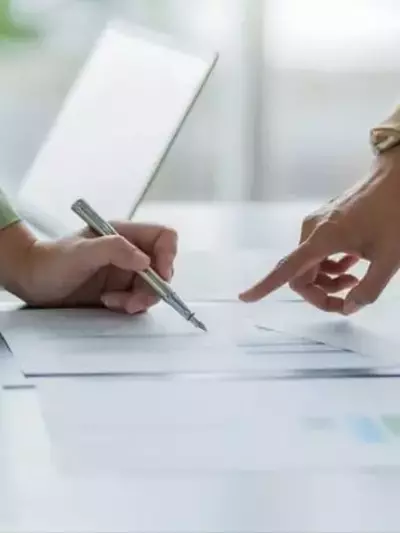Blue Owl Secures $500 Million in Debt Funding Amidst Redemption Limits