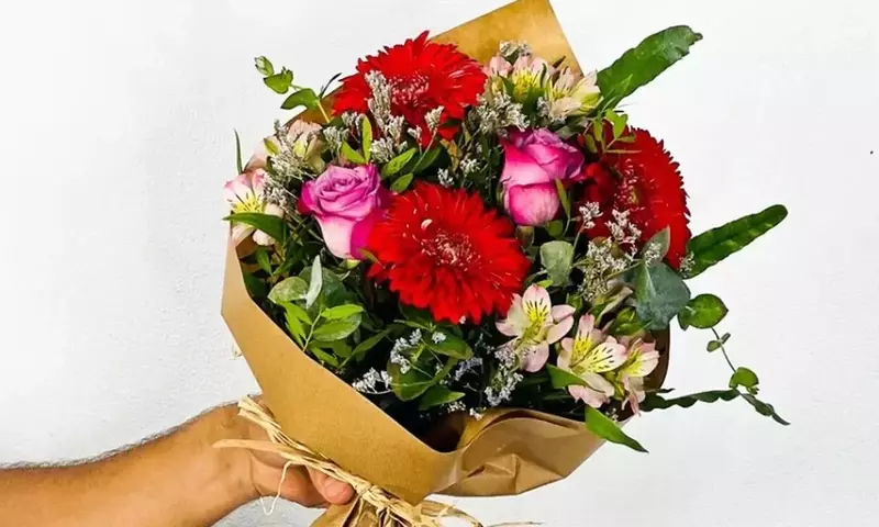 La Guía Definitiva para la Selección de Ramos Florales: Un Arte que Comunica Emociones