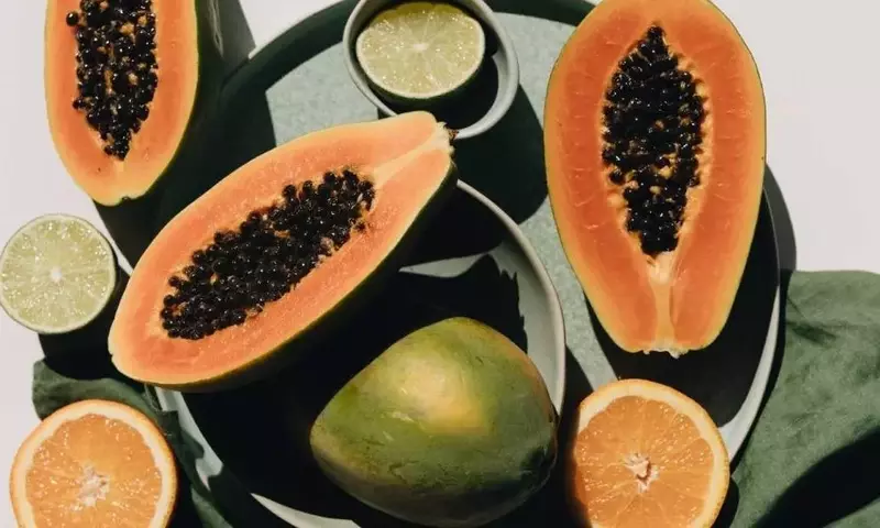 Cultivo y disfrute de frutas exóticas en climas templados