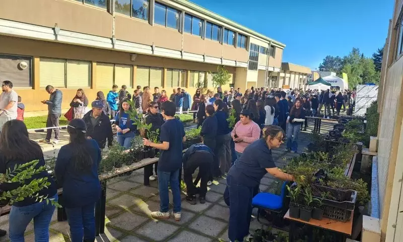 Celebración del Día del Ingeniero Forestal con la Entrega Masiva de Árboles Autóctonos en la UdeC