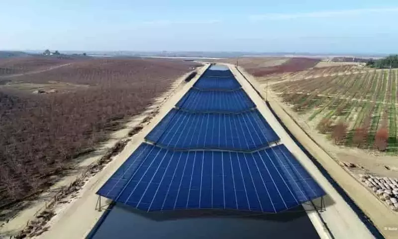 Innovación Agrícola: Paneles Solares en Canales de Riego para un Futuro Sostenible