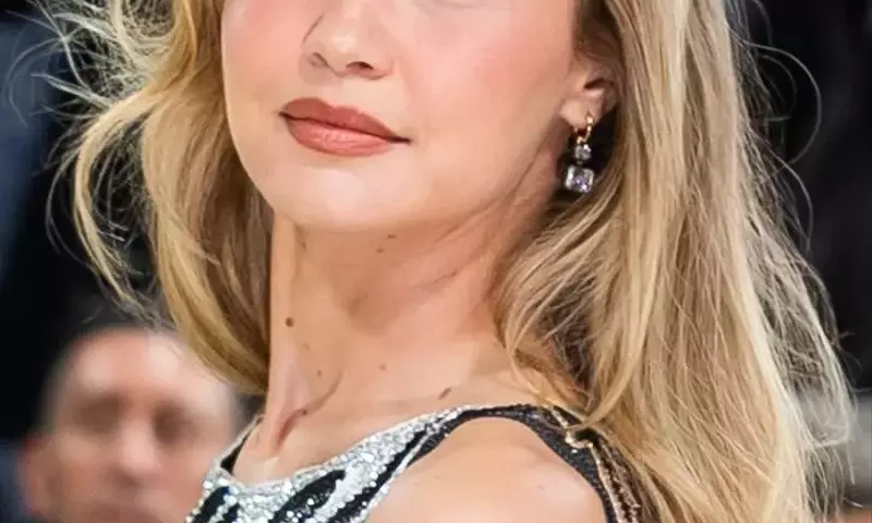 Achieve a Flawless Velvety Complexion with the Suede Skin Trend