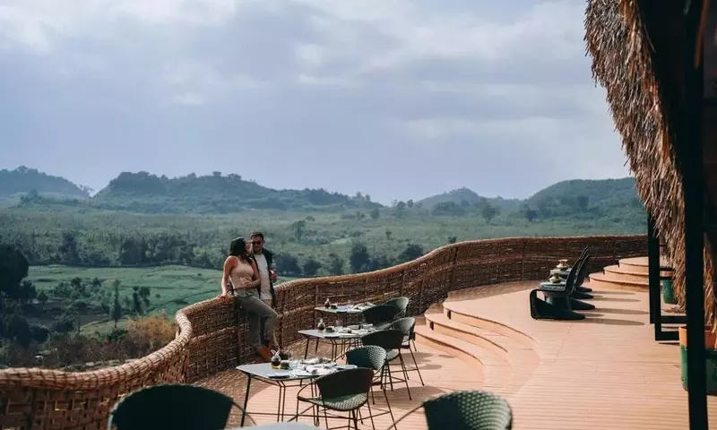 Bambú Revoluciona la Construcción de Lujo Sostenible en Ruanda