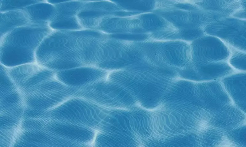 Estrategias Eficaces para Minimizar la Evaporación del Agua en tu Piscina