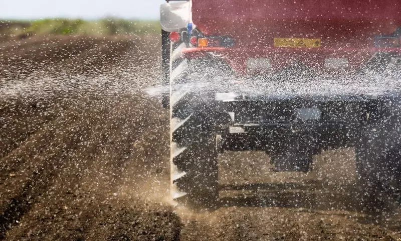 España y la UE Refuerzan el Sector Agrícola con Ayudas y Nuevas Estrategias para Fertilizantes